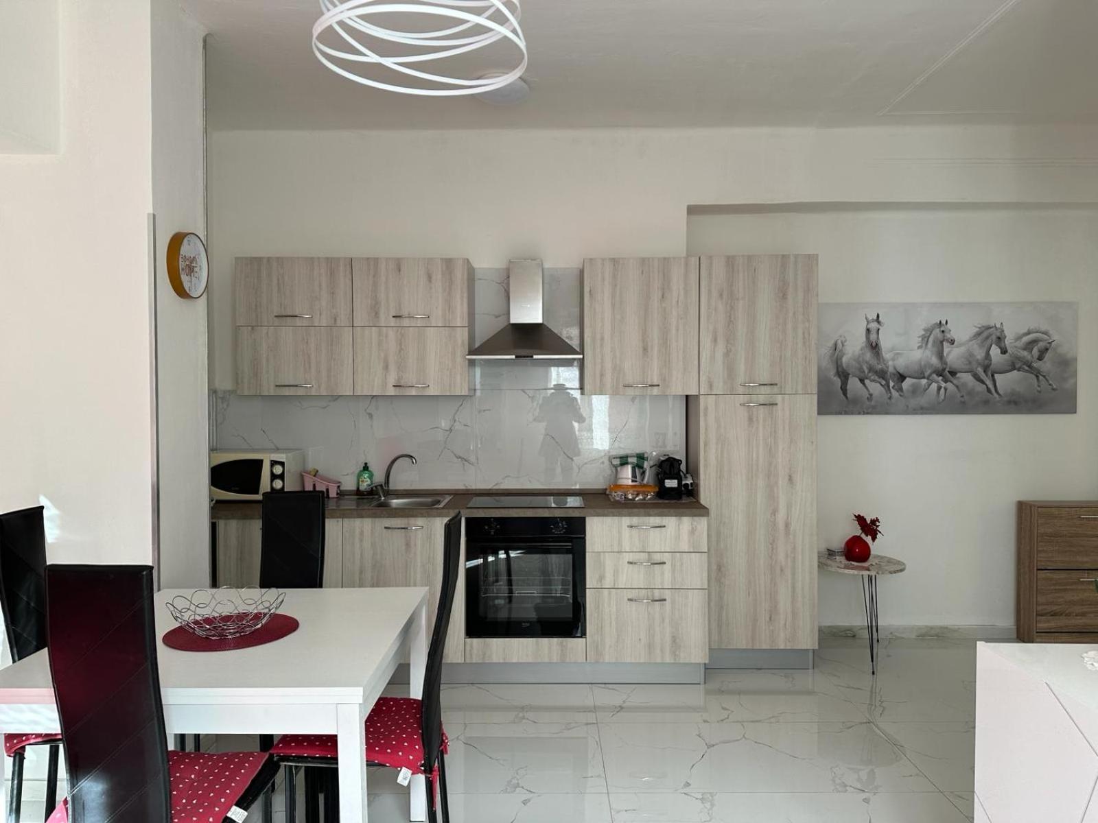 Wh - Dolce Vita - Bilocale - 5 Minuti Dal Centro - Parcheggio Gratuito - Wifi Sanremo Exteriör bild